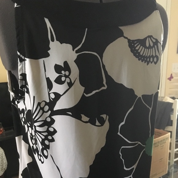 3 for $18 Business Casual/Going-Out Tops - Picture 4 of 6